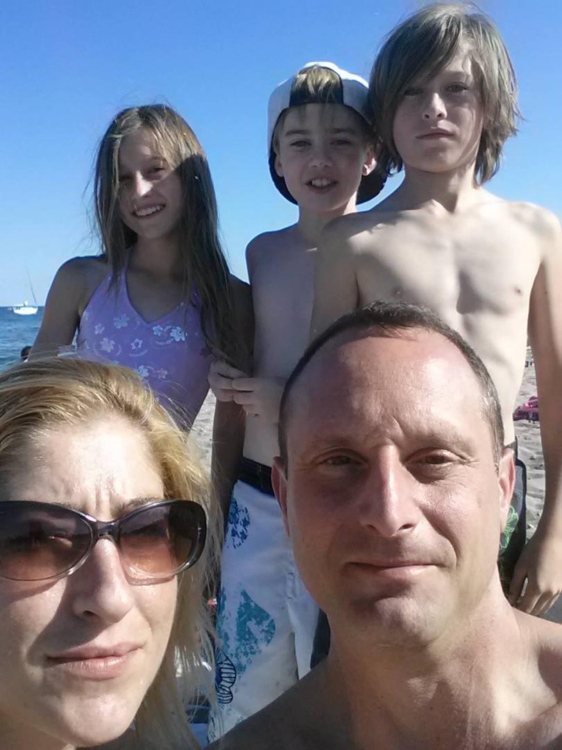Peter Thamas' album, Mobile uploads