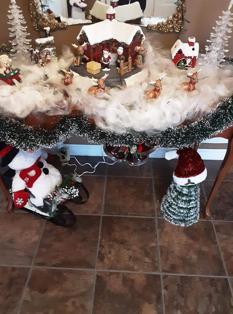 So sad to have to put Santa's workshop away for another year. Oh well, there is always next year.