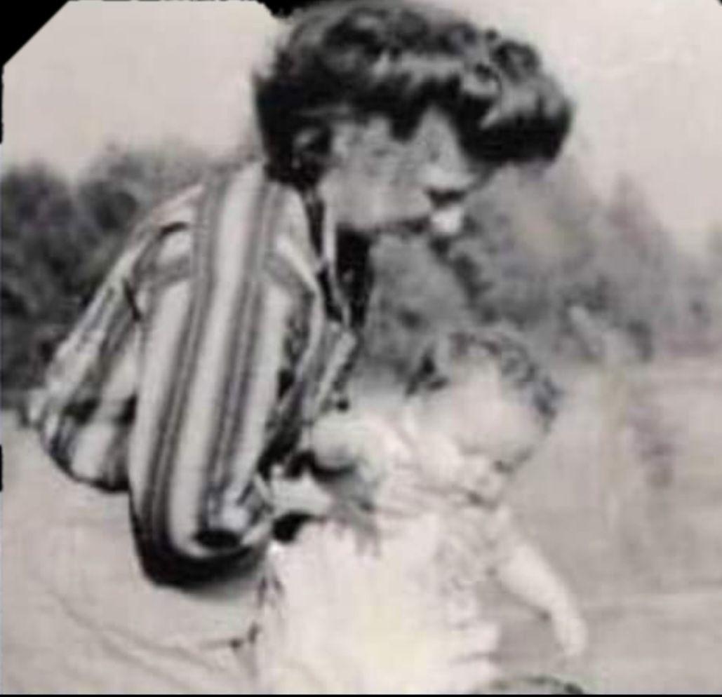 Rita Lyon's album, Mobile uploads