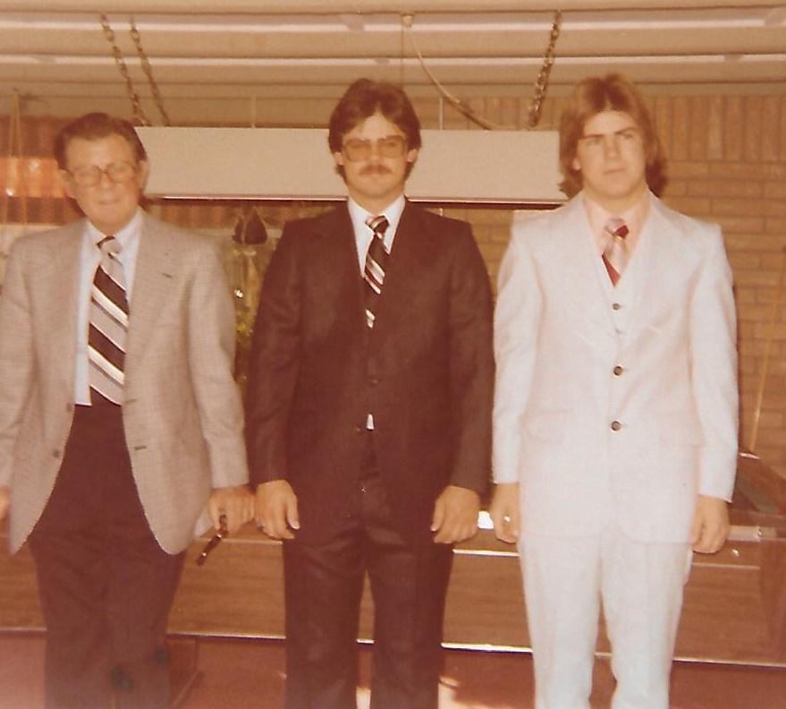 Tom Powers' album, Photos