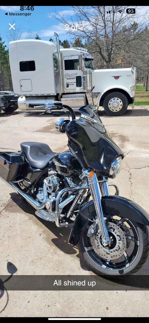 This cold weather crap is getting old.
Looking forward to getting the new bike out.
Looking like temps will rise by next weekend.
Hope everyone is having a good weekend🍺