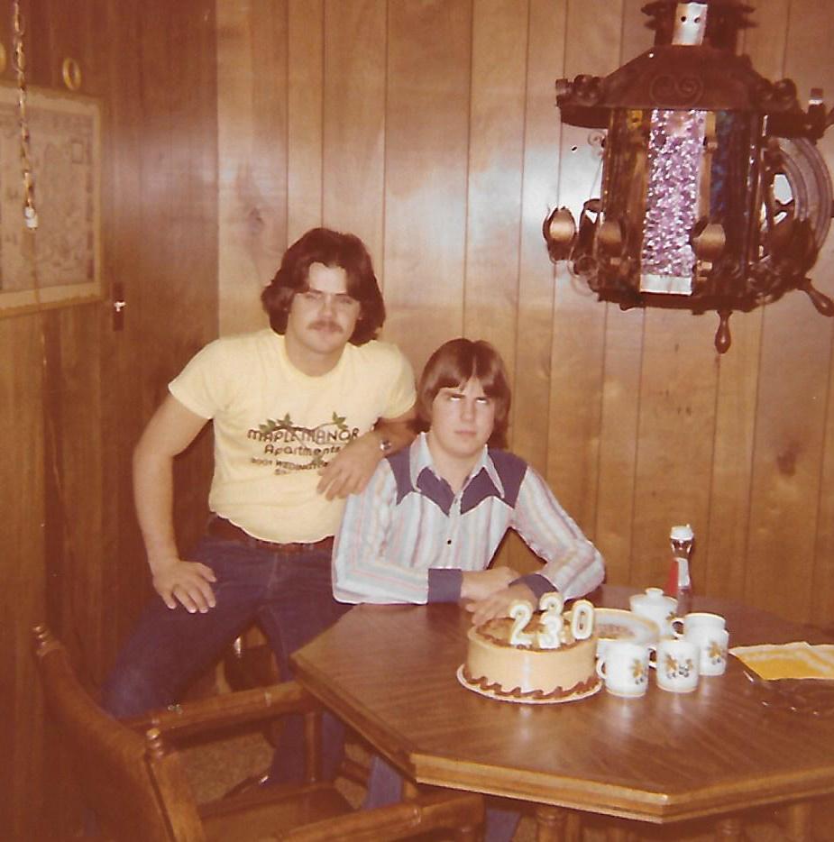 Tom Powers' album, Photos