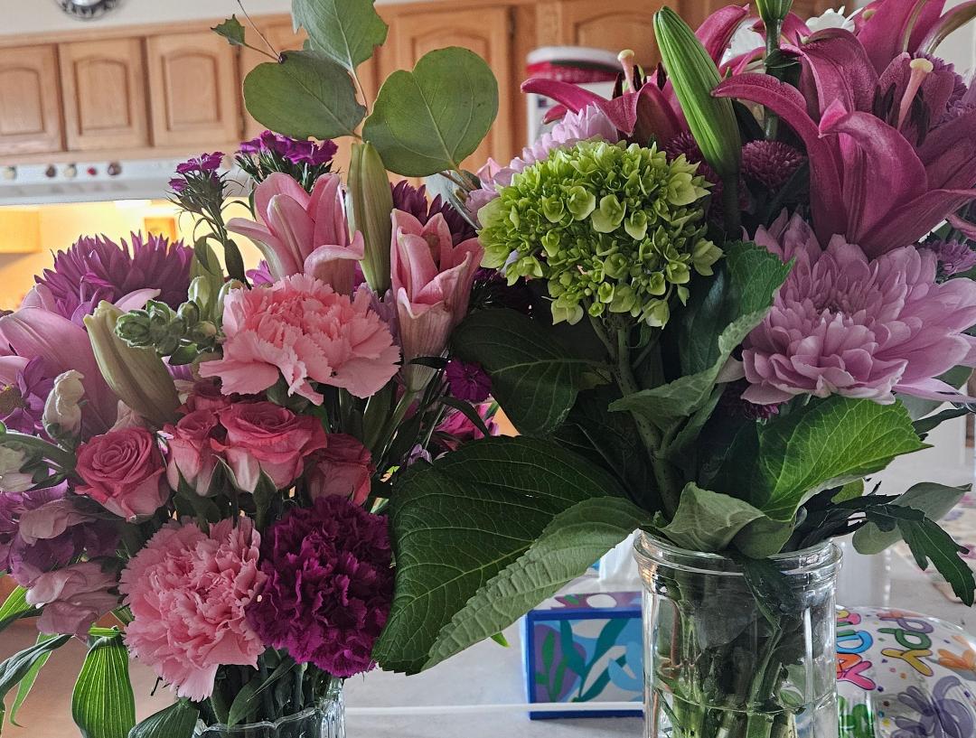 I've always felt the transition to spring on my birthday. Yesterday, Alexa, Arrow 🏹 Honor 🎖 & Hazel brought me these beauties & even though the weather is meh, the flowers and their visit made it all perfect. ❤️ I am so ?