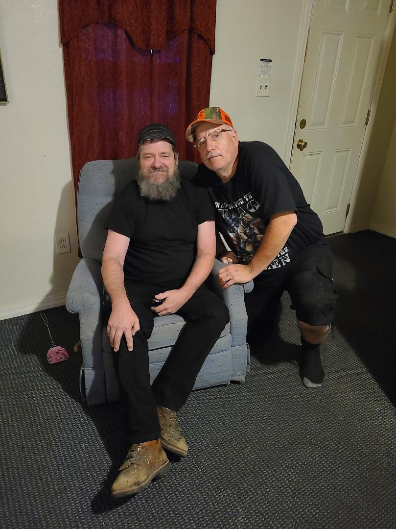 It's great to see my cousin that I have not seen in over 40 years plus Does everybody know who this is