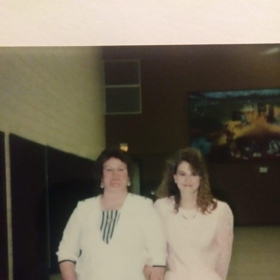 angela lippert's Classmates® Profile Photo