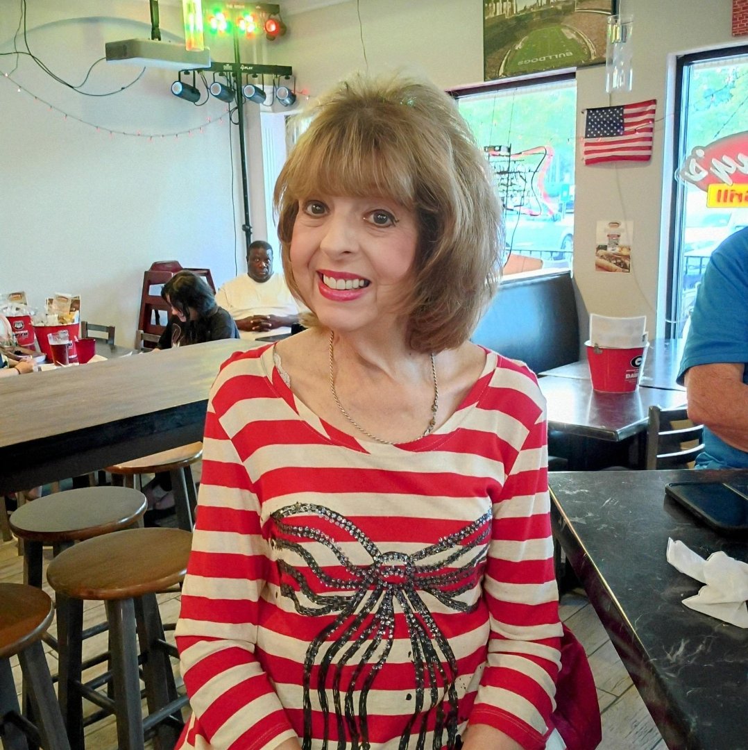 Joyce Small's Classmates® Profile Photo