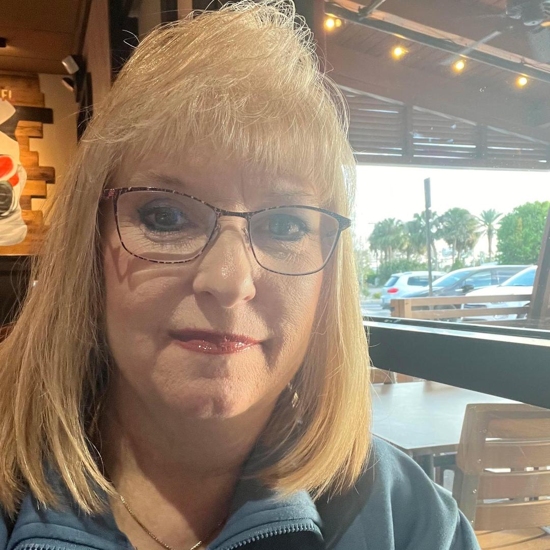 Lori Figgins's Classmates® Profile Photo