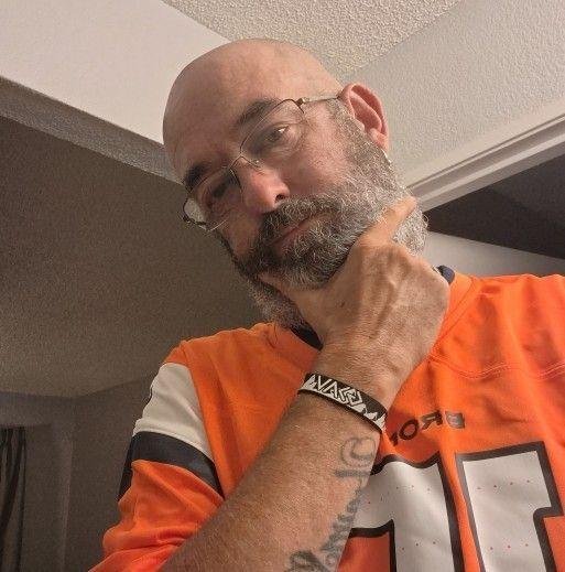 Robert Thompson's Classmates® Profile Photo