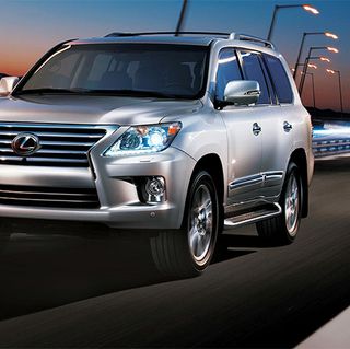 lx_570_silver_front_l