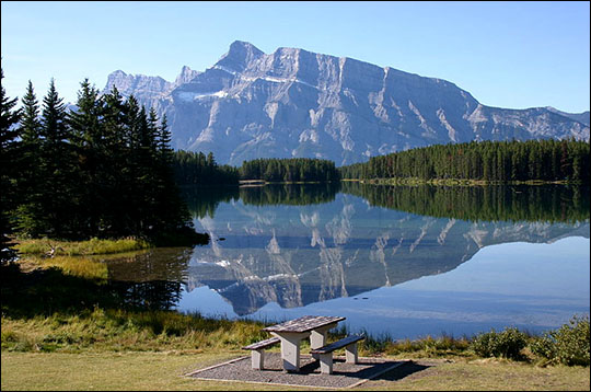 Two Jack Lake, Banff, Banff National Park, Alberta, Canada. Wing-Chi Poon