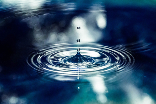 Blue water drop 