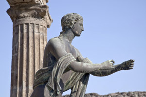 statue