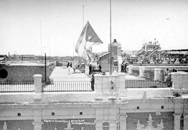 Raising the US flag in Cuba in 1902 