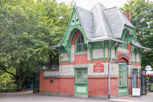Philadelphia, Pennsylvania - Aug 16, 2017: The front door of the Philadelphia Zoo.
