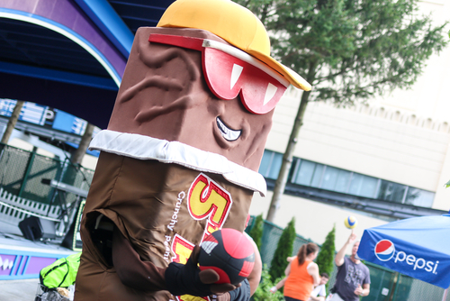 Hershey, PA - July 24, 2017: Entertainment for kids at Hersheypark.