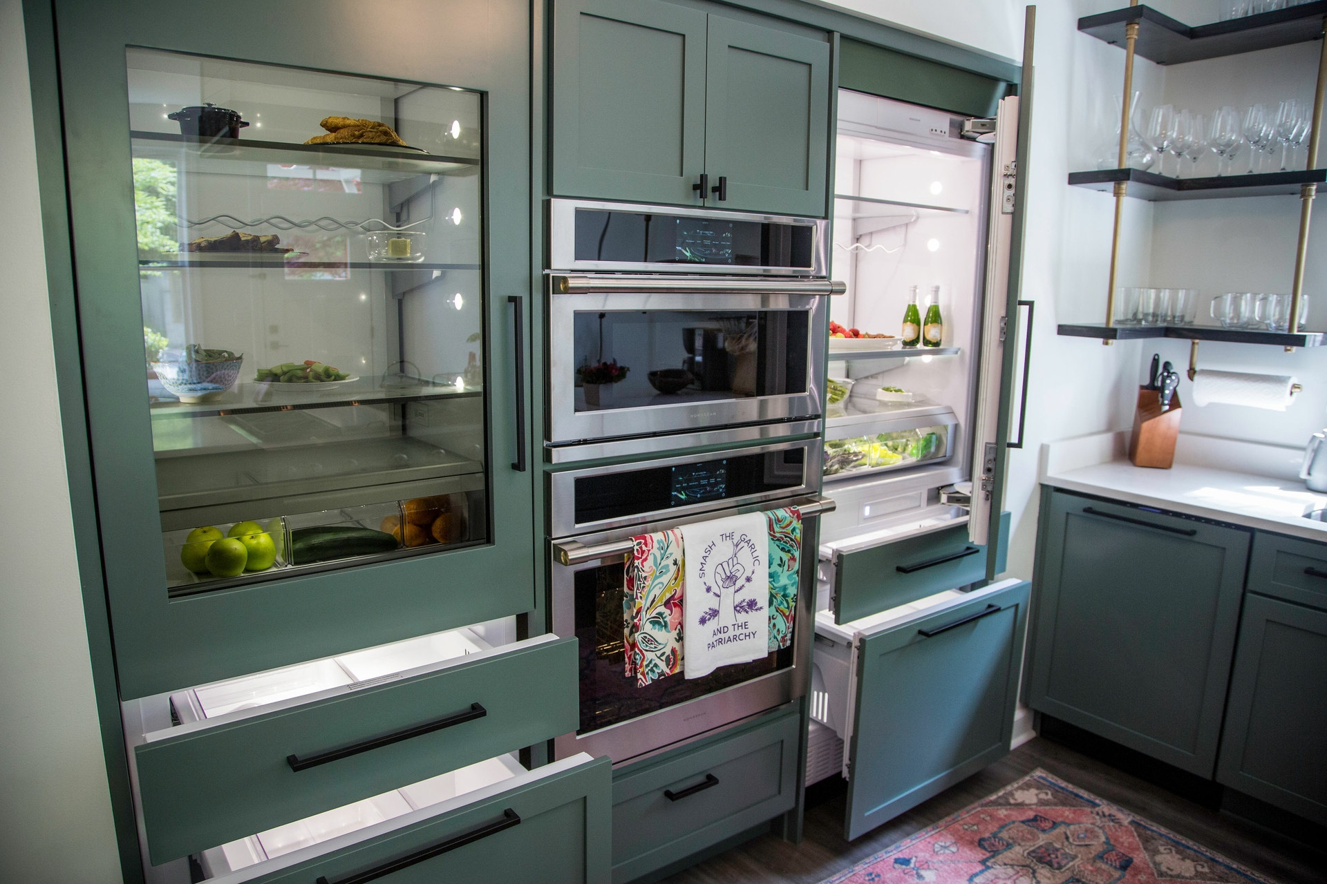 As part of the partnership, Monogram designed the kitchen layout for The LEE Initiative and donated a full suite of its latest professional appliances to be used by the visiting chefs when they are in town for instruction from Chef Edward Lee.