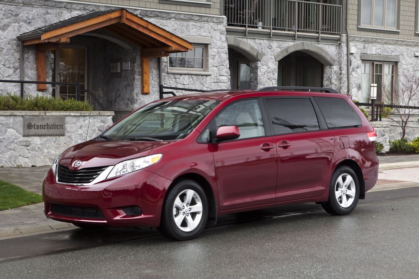 2011 toyota sienna le v6