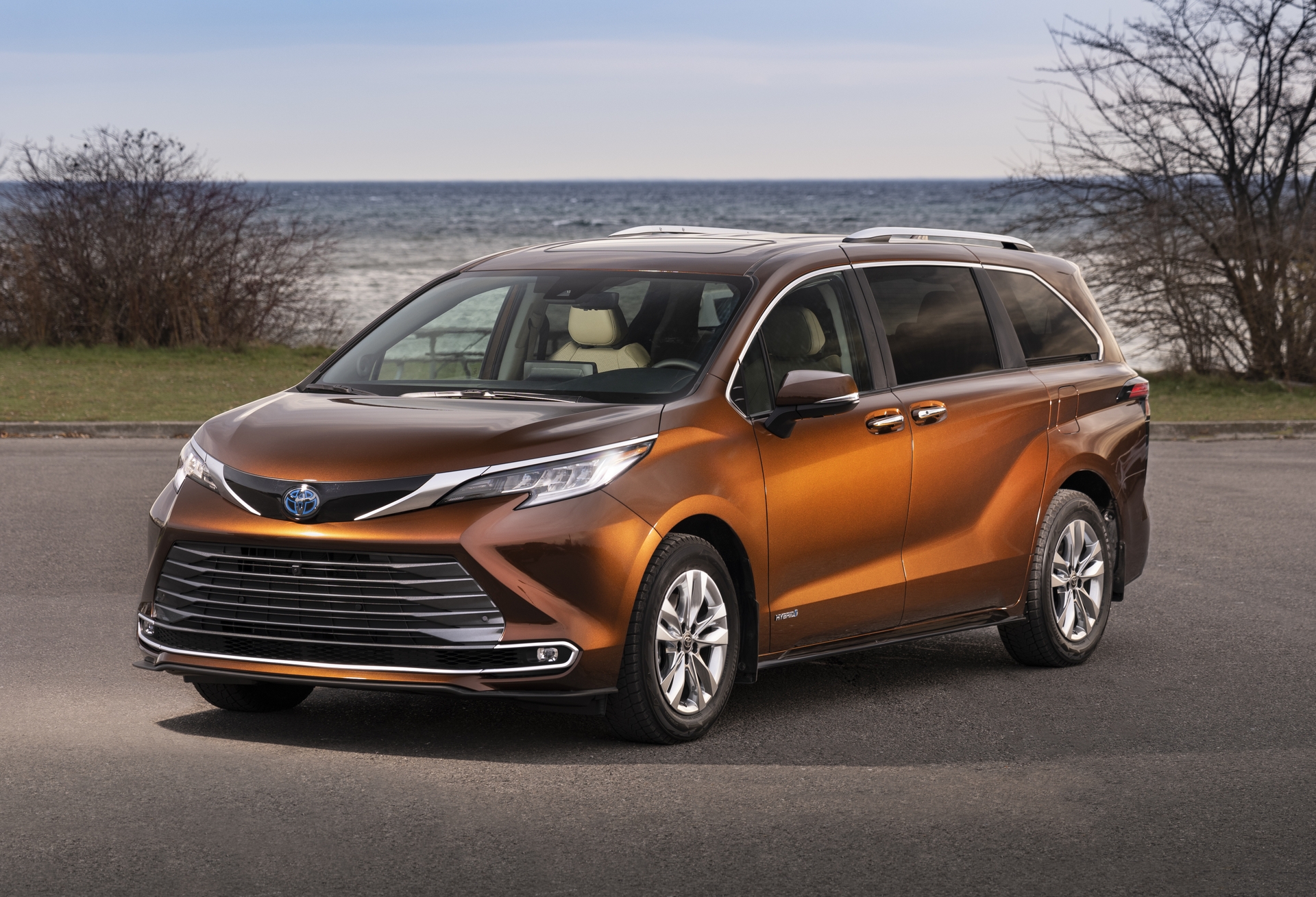 2025 Toyota Sienna Xle Arthur S Derrick
