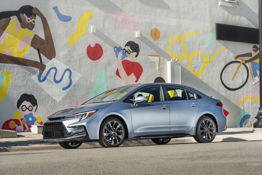 2023 Toyota Corolla XSE Hybrid 1