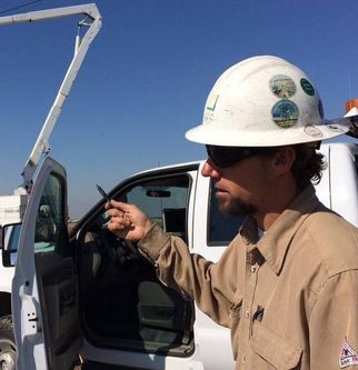 Off-Duty Lineman Answers the (Wake Up) Call