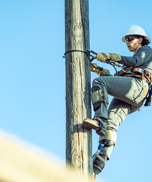 P2023-013+ES_Lineworker+Scholarship+Nicole+Taylor-0983 cover