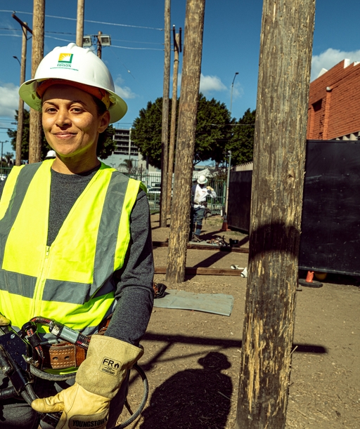 P2023-013+ES_Lineworker+Scholarship+Nicole+Taylor-1141 cover