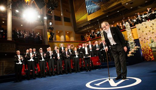 Lloyd Shapley accepts Nobel