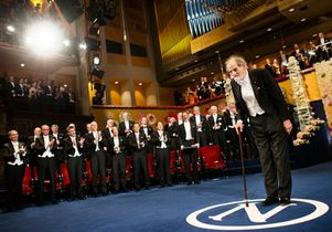 Lloyd Shapley accepts Nobel