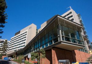 Bruin Plate dining facility