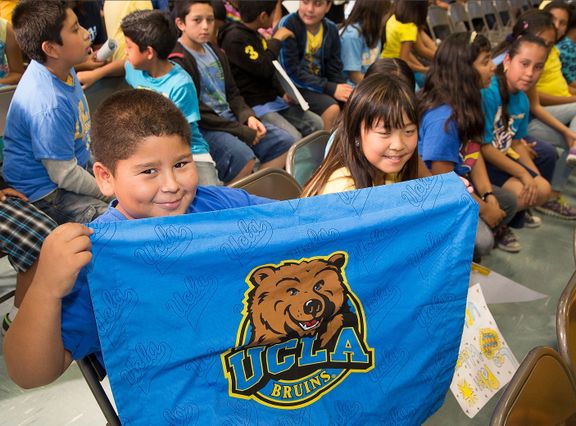 Volunteer Day at Leo Politi