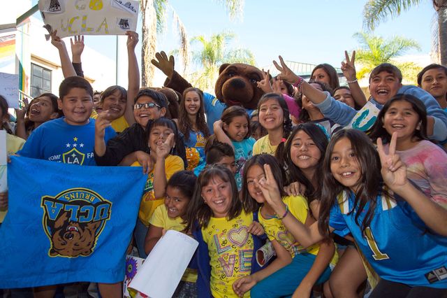 Volunteer Day at Leo Politi