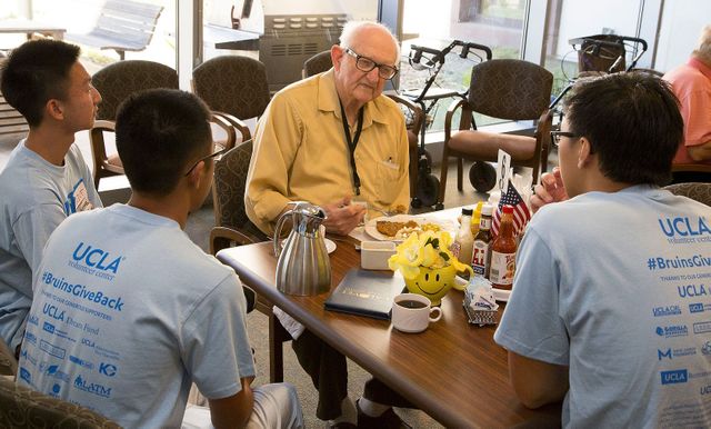 Volunteer Day at Veterans Home