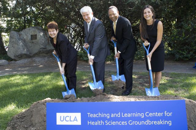 Teaching and Learning Center groundbreaking