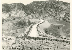 Newhall Spillway crowds