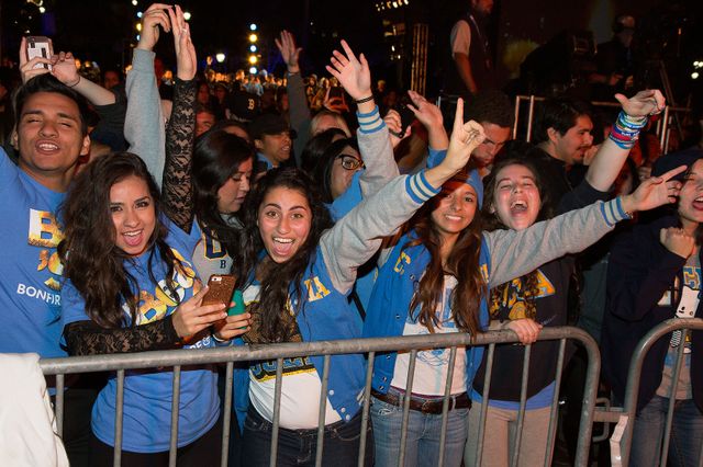 "Beat 'SC" bonfire and rally