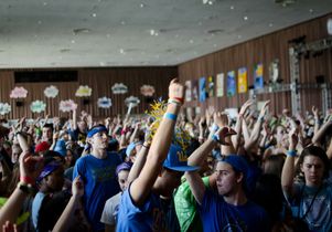 slide 210463 712571 free