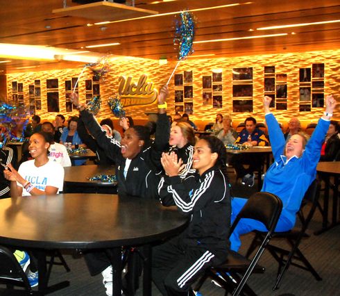 Girls-basketball-team