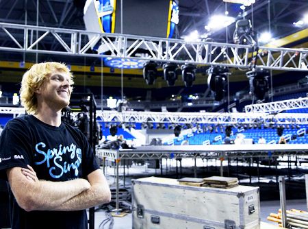 Turner01 x450 wide-adjusted