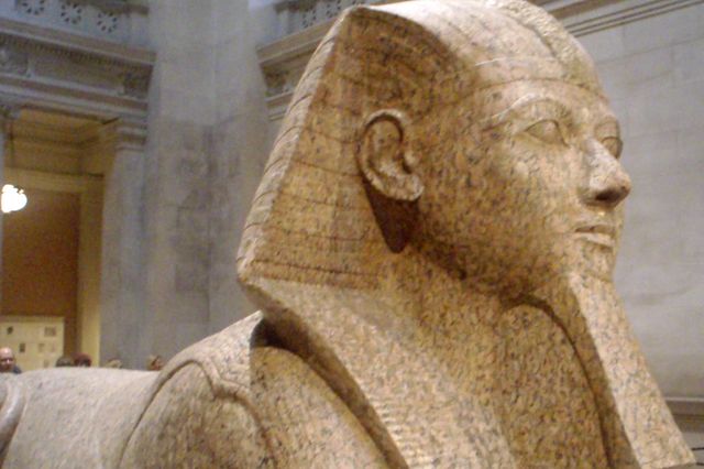 Hatshepsut granite statue