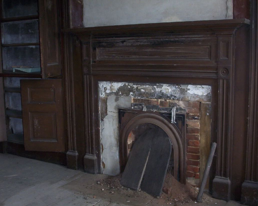 Fireplace-cabinets Eddie Murphy's house