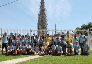 UCLA volunteers at Watts Towers