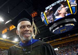 Abdul-Jabbar on the floor