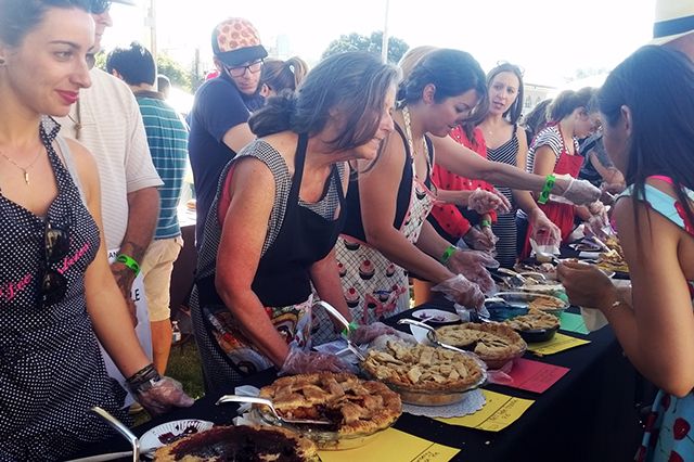 KCRW pie contest at UCLA