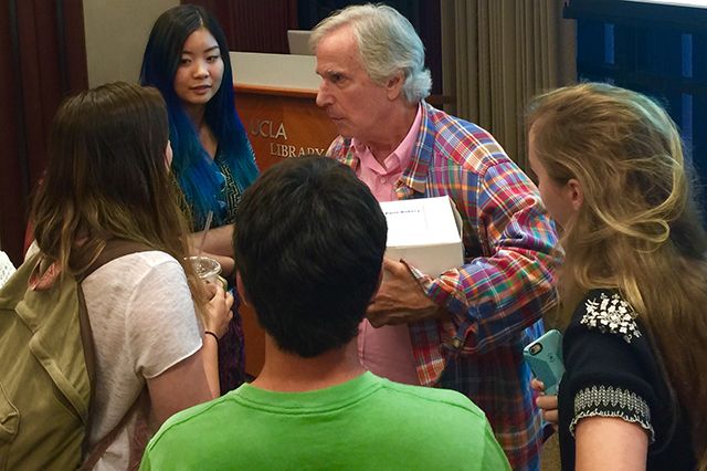 Henry Winkler and students