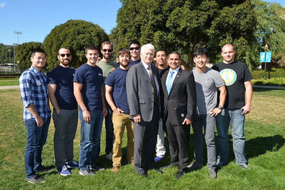 Chancellor Gene Block with UCLA student veterans