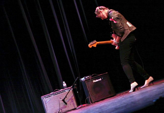 Jessica Schwartz on stage