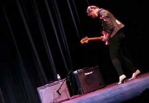 Jessica Schwartz on stage