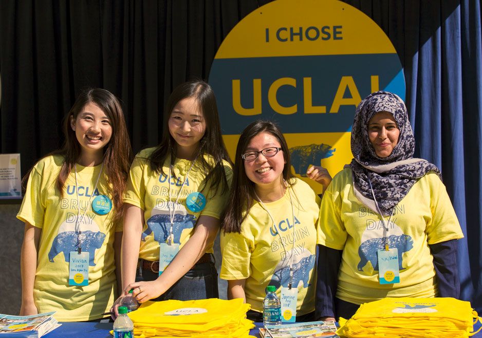 UCLA students at Bruin Day