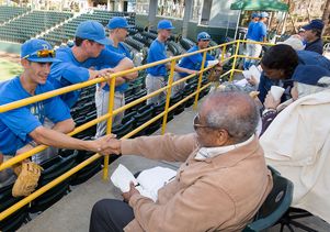 UCLA baseball team meets veterans