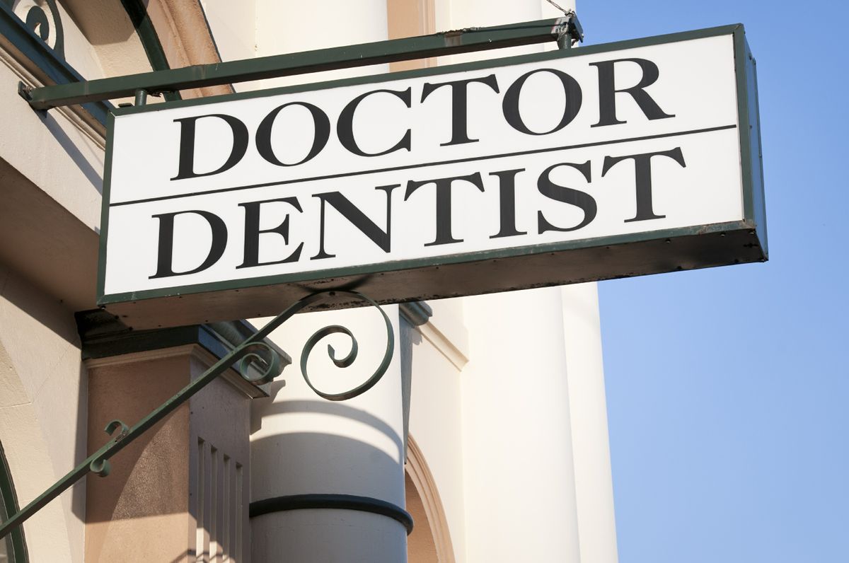 Doctor Dentist Sign